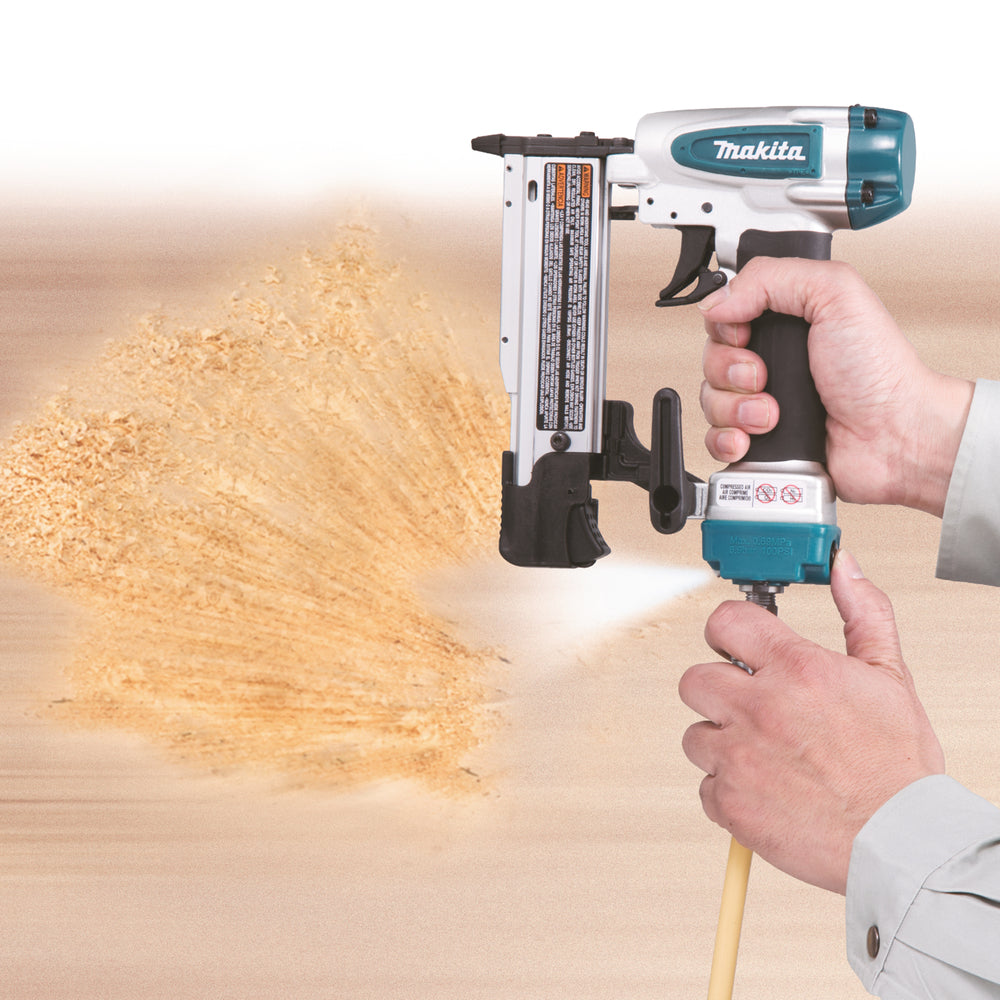 Makita Druckluftnagler – leicht, präzise & sicher, ideal für Leisten & Textilien - AF353