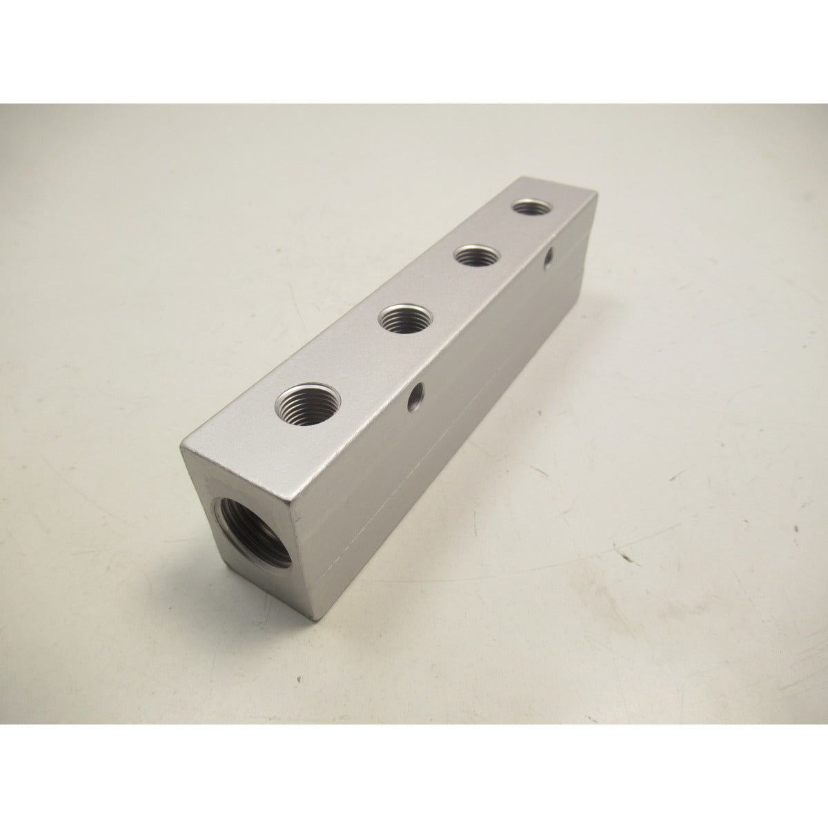 Aircraft Verteilerleiste 2x 1/2", 4x 1/4" Aluminium eloxiert - Art. 020112542
