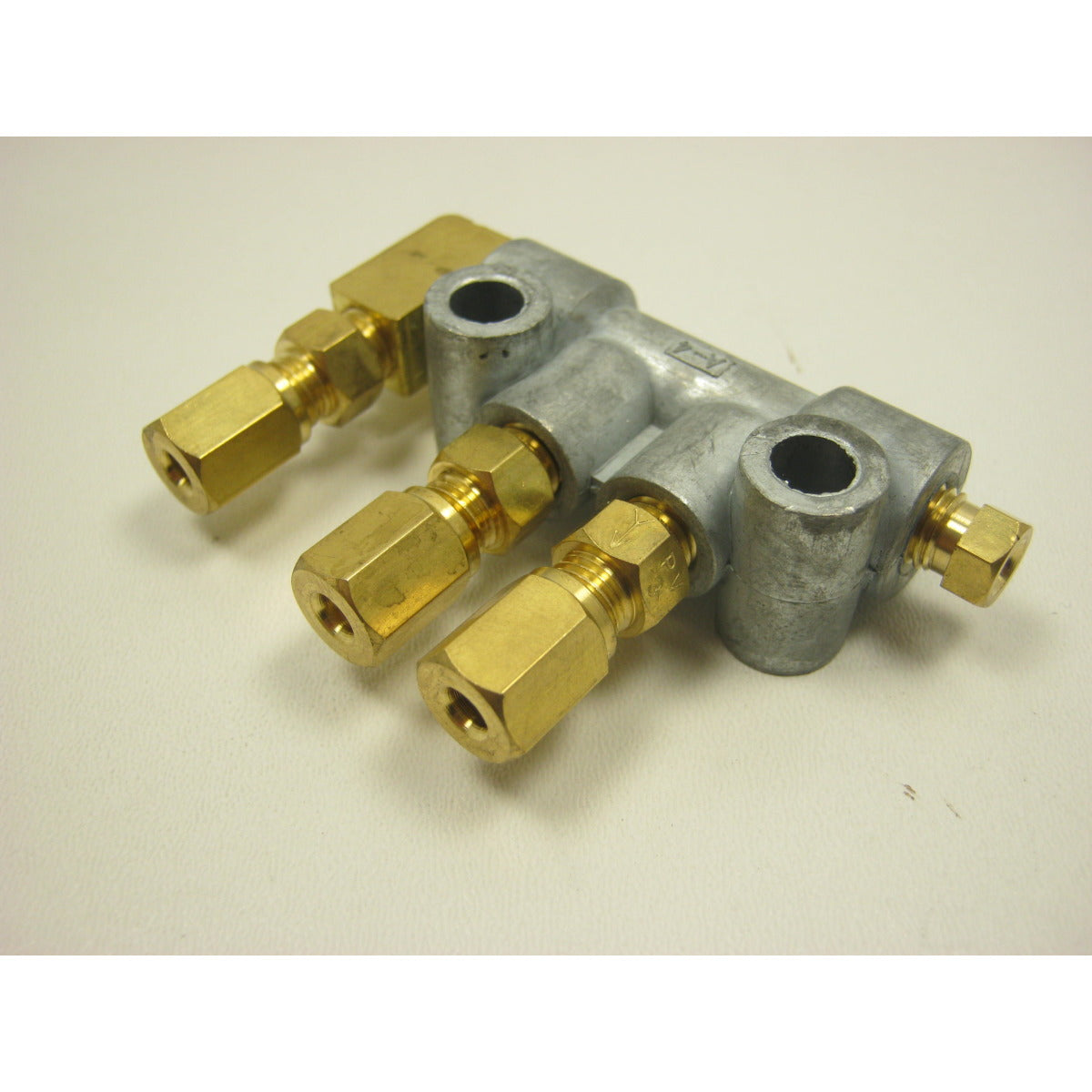 OPTIMUM Ölverteiler MF2/4, Version 1 SM-03336020404