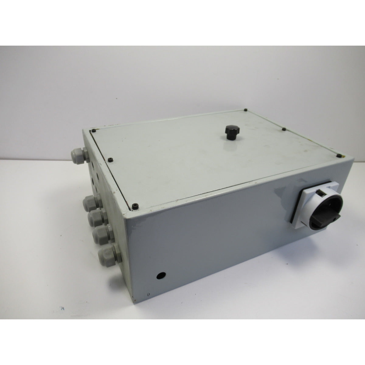 DC-Motorsteuerung mit Schaltkasten bis 0,8kW DC-Motorsteuerung mit Schaltkasten bis 0,8kW