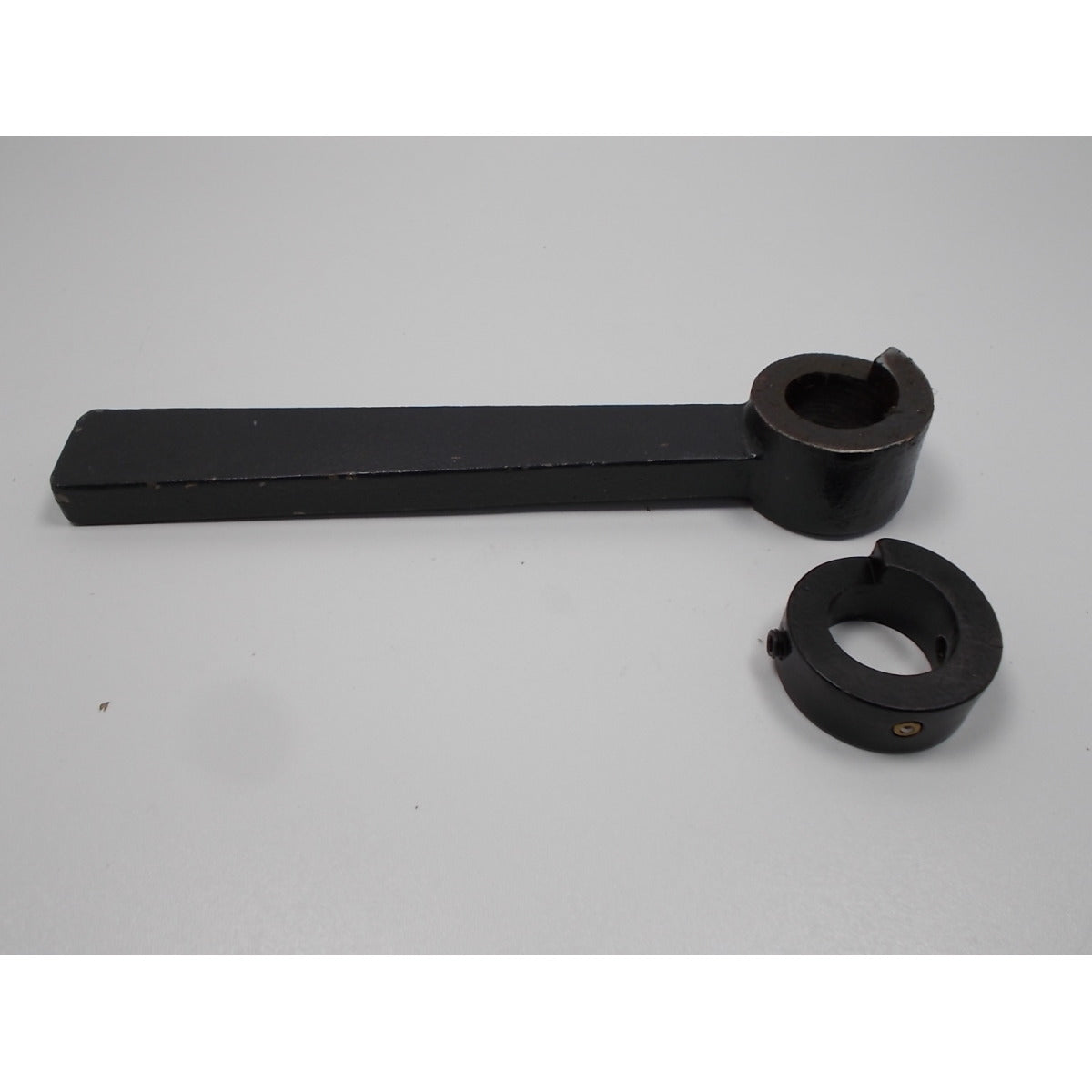 Metallkraft Exzenterflansch BMBS 240x280 H-DG MA022/34-E / Innen Ø30 / RAL7016 - Art. 0369MA02234E
