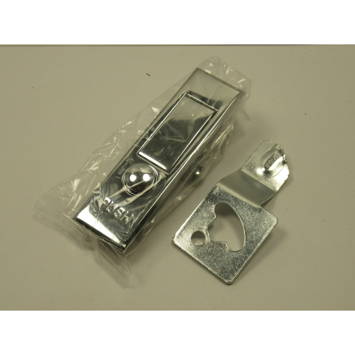 Metallkraft Schloss GS Serie Rechte Tür, für Unterbau #4460005 - Art. 04460005LR