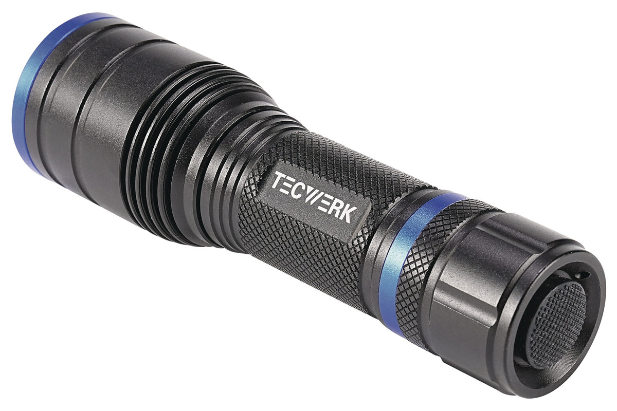 TECWERK LED-Taschenlampe 150-500 lm, 3x AAA, 100/170 m, fokussierbar, spritzwassergeschützt