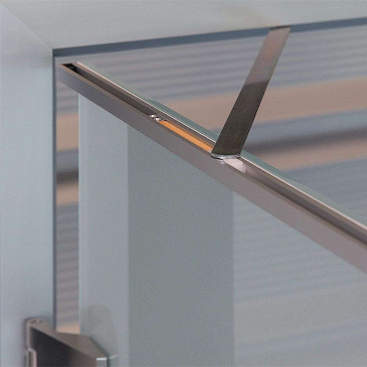 ATHMER Türöffnungsbegrenzer Porti für Holzzargen 120° – für Türblattbreite 709-959 mm, silber eloxiert
