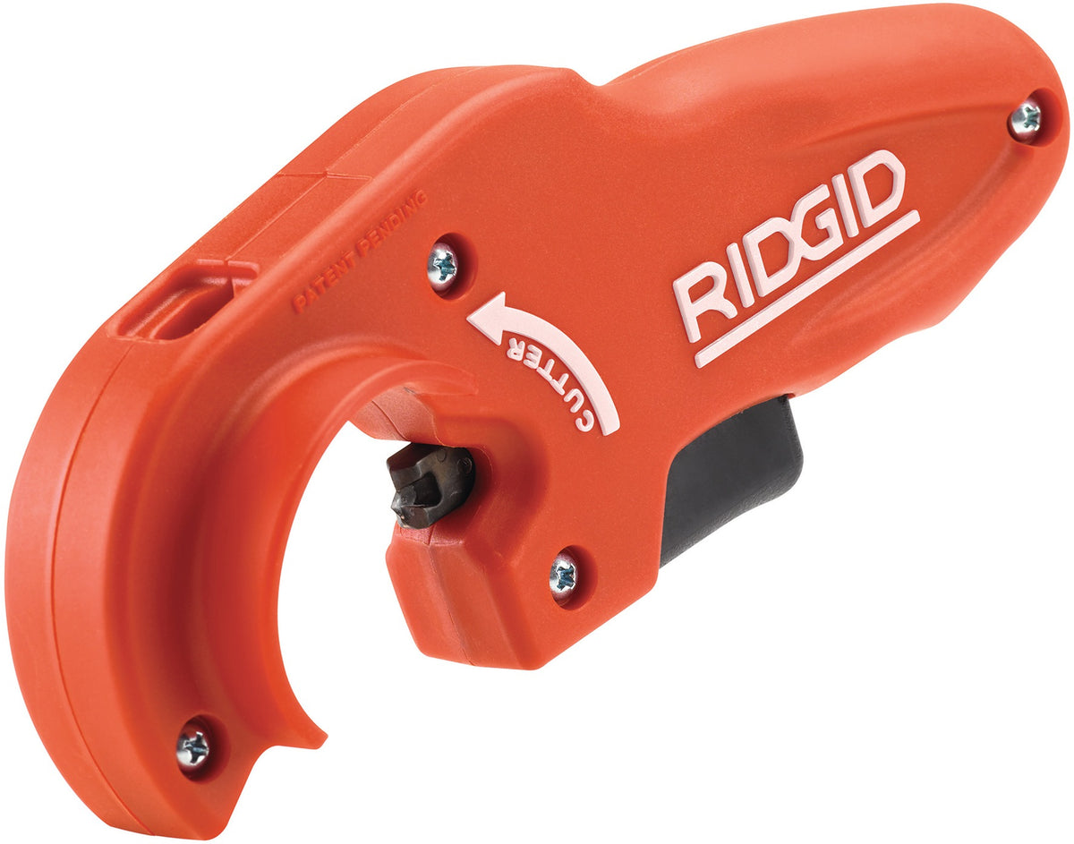RIDGID Rohrabschneider P-TEC für Kunststoffrohre 32 und 40 mm – Automatisches Entgraten und Anfasen