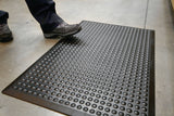 COBA Arbeitsplatzbodenbelag Fertigmatte 900x600x14 mm schwarz SBR-Gummi genoppt