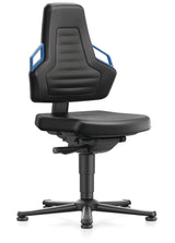 Arbeitsdrehstuhl Nexxit von BIMOS mit Bodengleitern, blauer Grifffarbe und schwarzem Kunstlederpolster