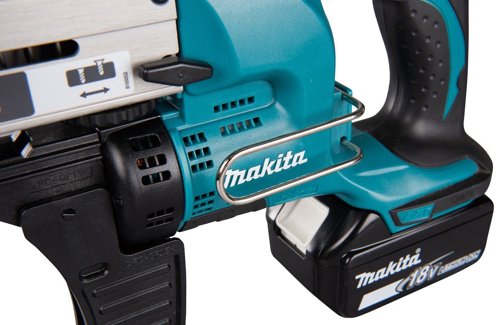 Makita Akku-Magazinschrauber 18V | für gegurtete Schrauben 25–55 mm, staubgeschützt & kompakt - DFR550RTJ