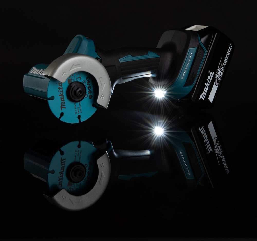 Makita Akku-Winkelschleifer – kompakt & präzise für schwer zugängliche Bereiche - DMC300Z