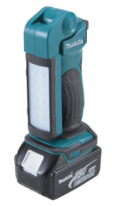 Makita LED-Akku-Arbeitsleuchte – 2 Helligkeitsstufen & 360° drehbarer Kopf - DEBDML801