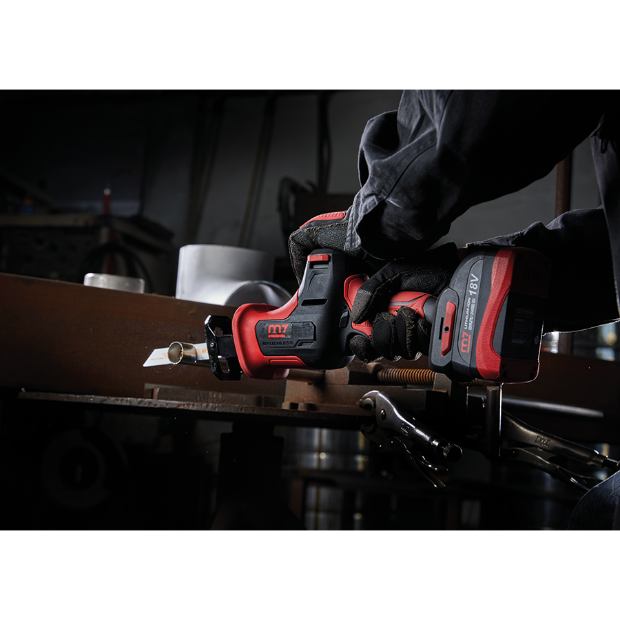 M7 Power-Werkzeuge - Akku-Säbelsäge 18V  5Ah DRS102