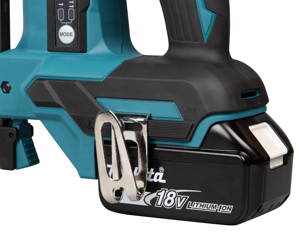 Makita DST630 Akku-Tacker – 18 V, pneumatischer Schlagmechanismus, 18 Ga Klammern bis 38 mm - DST630Z