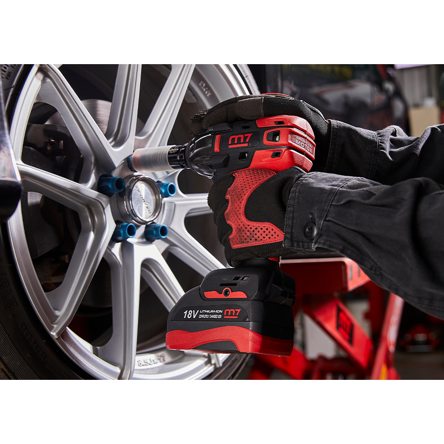 M7 Power-Werkzeuge - 1/2" Akku-Schlagschrauber 18V 5Ah 813Nm DW401