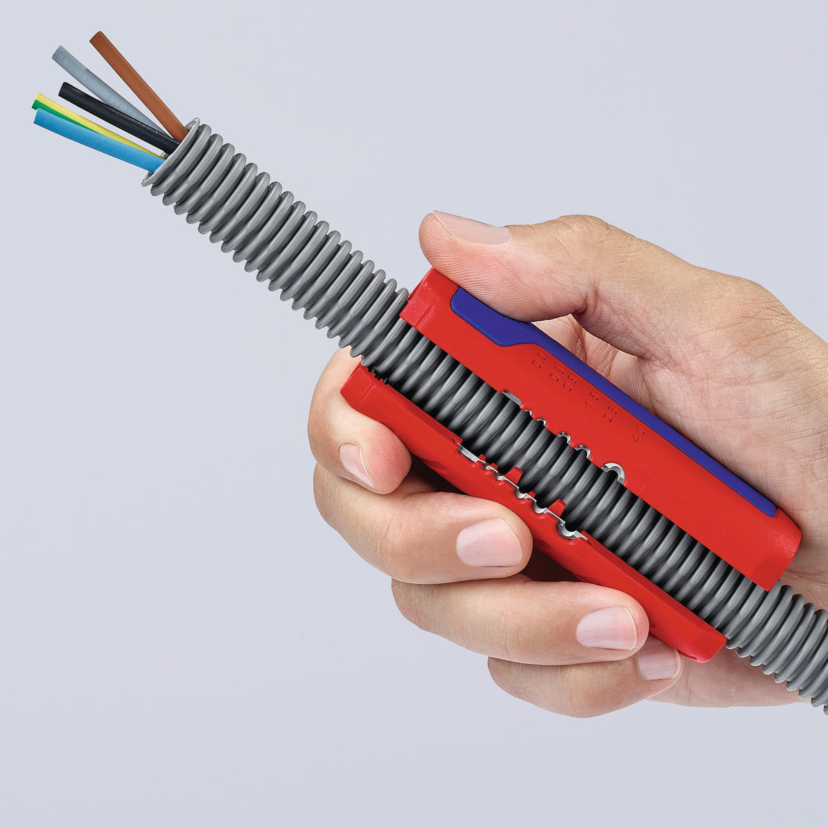 KNIPEX Abmantelungswerkzeug TwistCut 100 mm für Wellrohre und Litzen 0,2–4 mm²