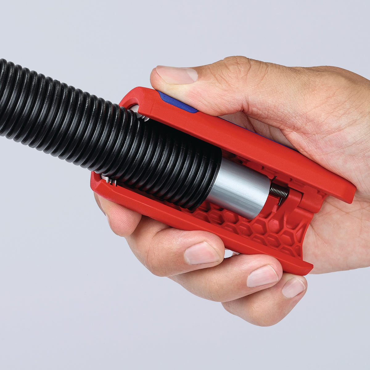 KNIPEX Abmantelungswerkzeug TwistCut 100 mm für Wellrohre und Litzen 0,2–4 mm²