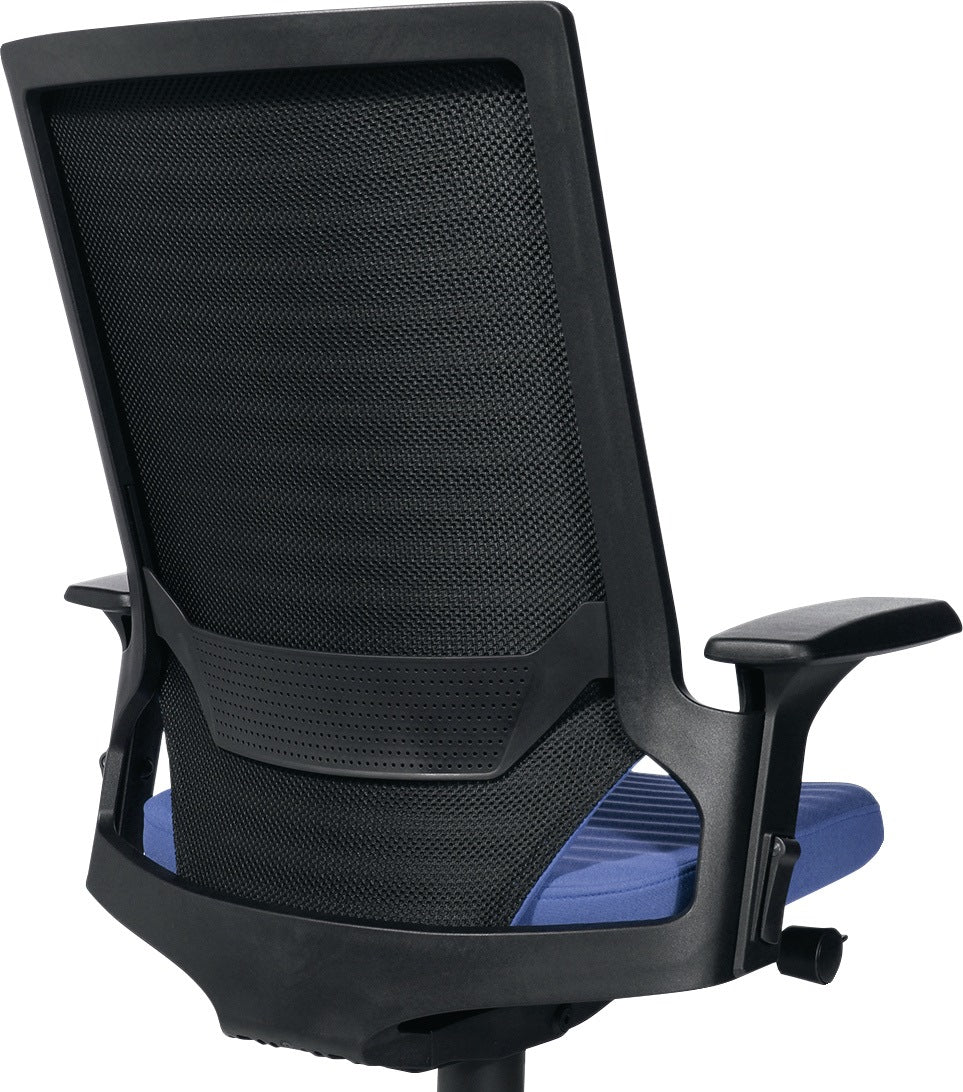 TOPSTAR Bürodrehstuhl mit Autosynchrontechnik, schwarz, Tragfähigkeit 110 kg, höhenverstellbare Armlehnen