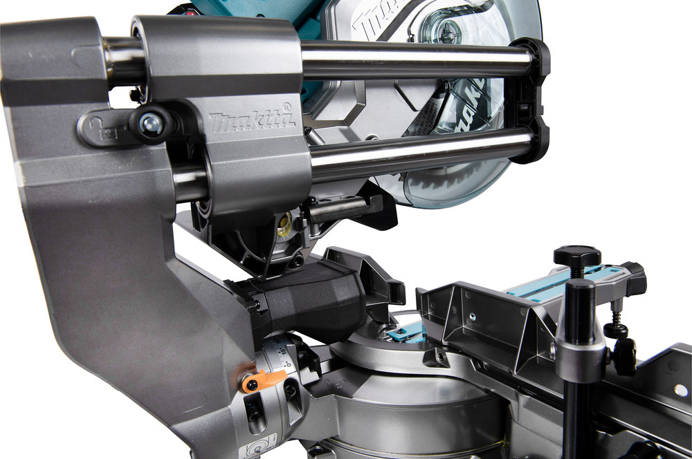 Makita Akku-Kapp- und Gehrungssäge – bürstenlos, LED-Schnittlinie, AWS & kompakte Bauweise - LS002GZ01
