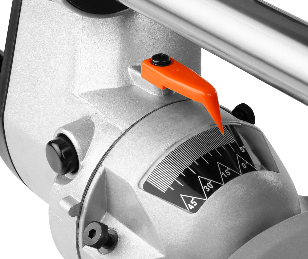 Makita Kapp- und Gehrungszugsäge – 1.400 W, 216 mm Blatt, 65 x 305 mm, Laser & LED - LS0815FL