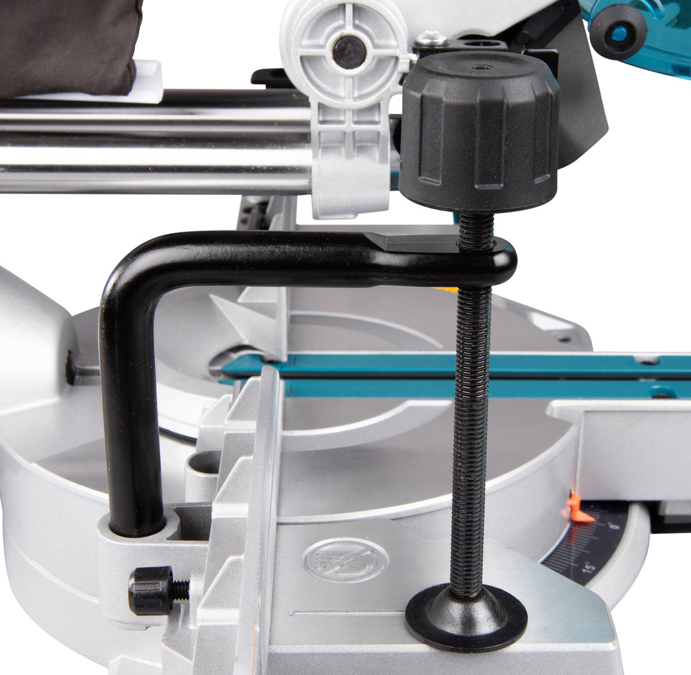 Makita Kapp- und Gehrungszugsäge – 1.200 W, 65 x 305 mm Schnittleistung, LED-Schnittlinie - LS0816F
