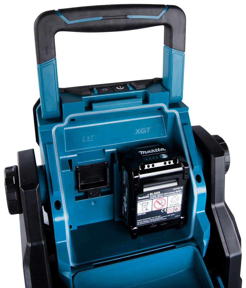 Makita LED-Akku-Baustrahler – Akkubetrieb mit LXT & XGT, IP65-zertifiziert - ML003G