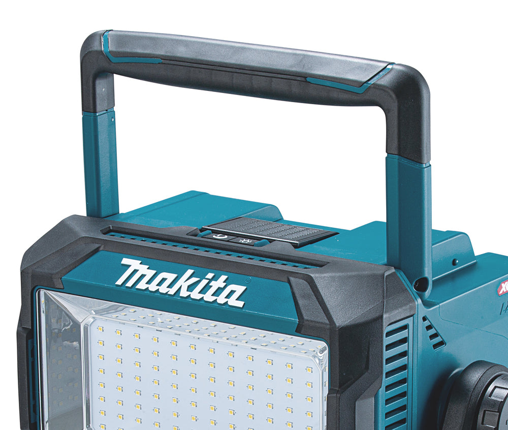 Makita LED-Akku-Baustrahler – 10.000 Lumen, 96 LEDs, IP65 & Dual-Akkuschacht (XGT/LXT) - ML009G