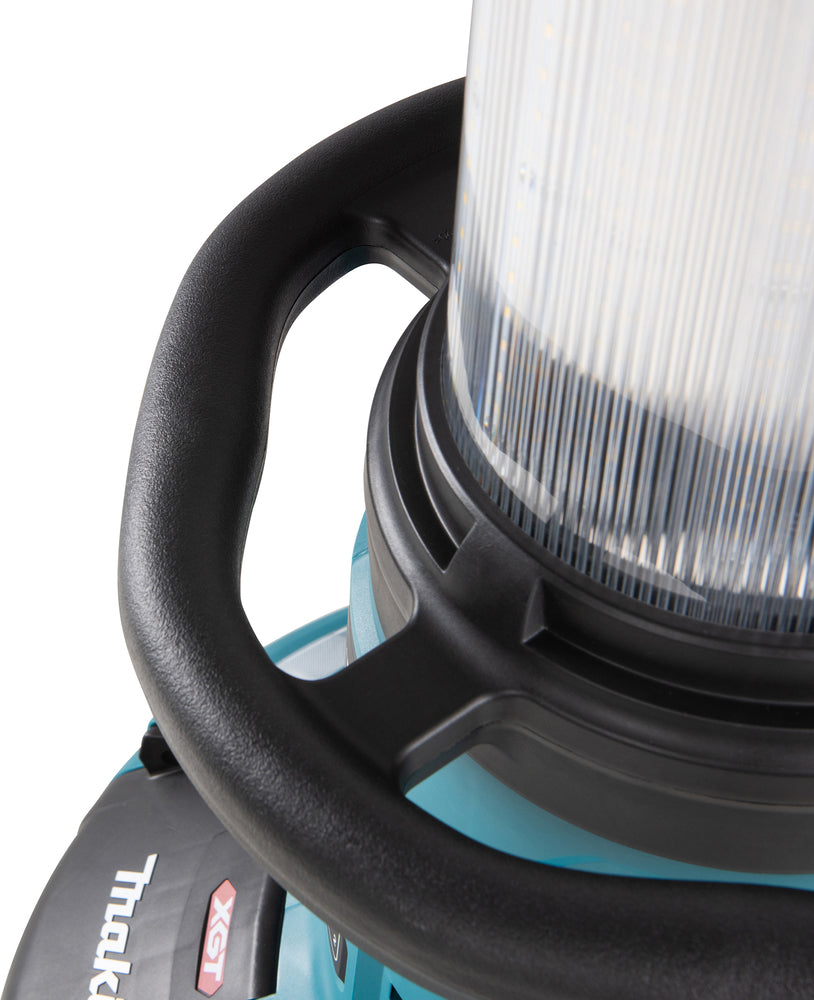 Makita LED-Flächenbeleuchtung – 5.500 Lumen, 3 Helligkeitsstufen & 360° Abstrahlung (XGT 40V max.) - ML010G