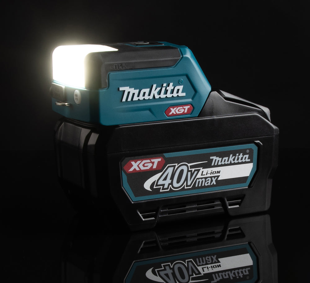 Makita LED-Akku-Taschenlampe – 3 Leuchtmodi, USB-Port & kompaktes Design (XGT 40V max.) - ML011G