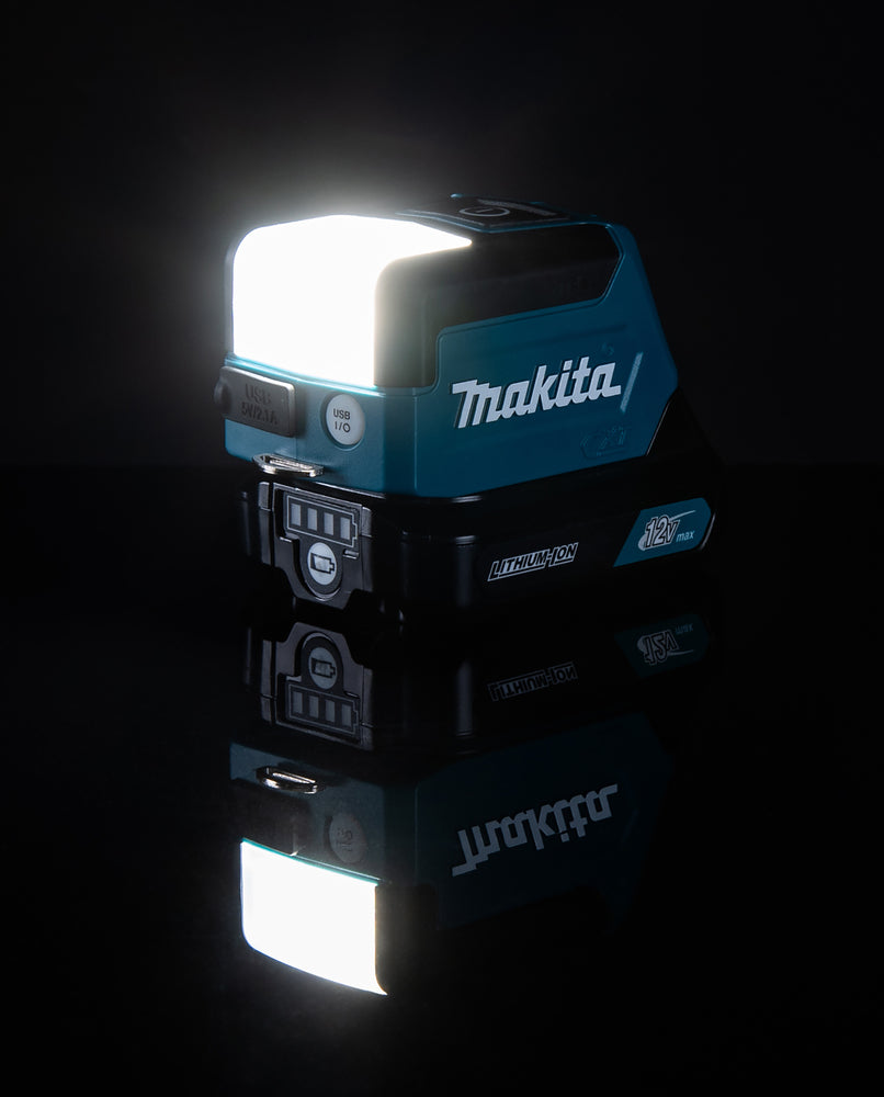 Makita LED-Akku-Taschenlampe – 3 Leuchtmodi, Hand- & Werkstattlampe, USB-Port (CXT 12V max.) - ML107