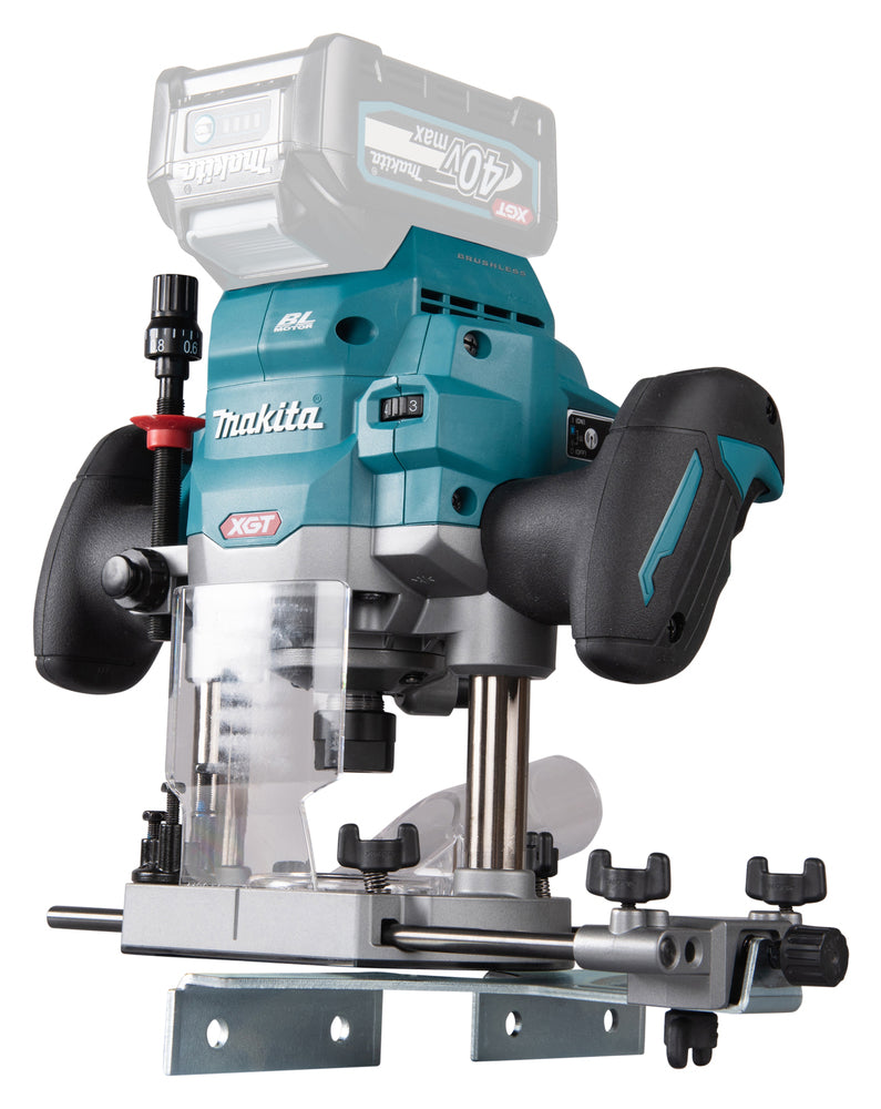 Makita Akku-Oberfräse 40V max – Power wie 1.700 W mit 60 mm Hub - RP001GZ