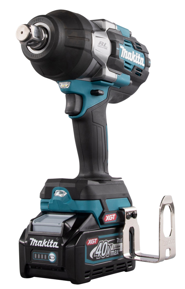 Makita Akku-Schlagschrauber 40V max – Set mit 2x 4,0 Ah Akkus, Schnellladegerät & Transportkoffer - TW001GM201