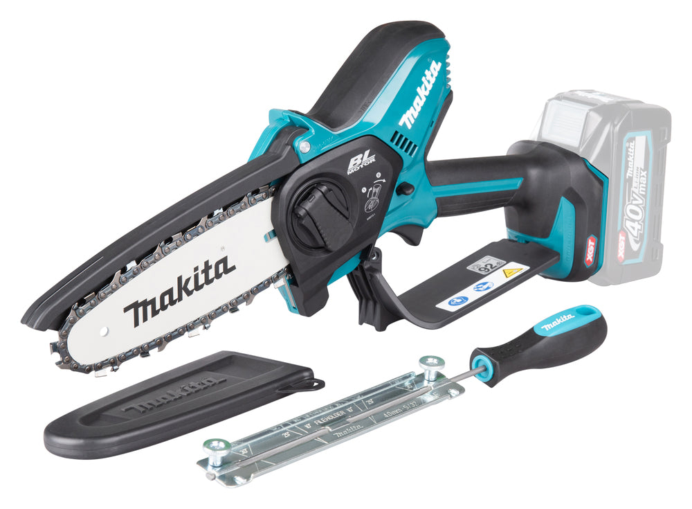 Makita Akku-Astsäge – leicht, ergonomisch & werkzeugloser Kettenwechsel - UC029GZ