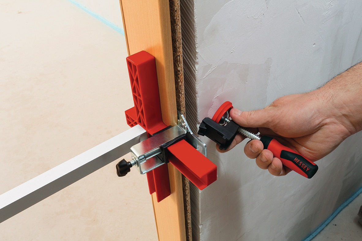 BESSEY Türfutterspanner Spannbereich 565-1010 mm – 2 Stück im Set
