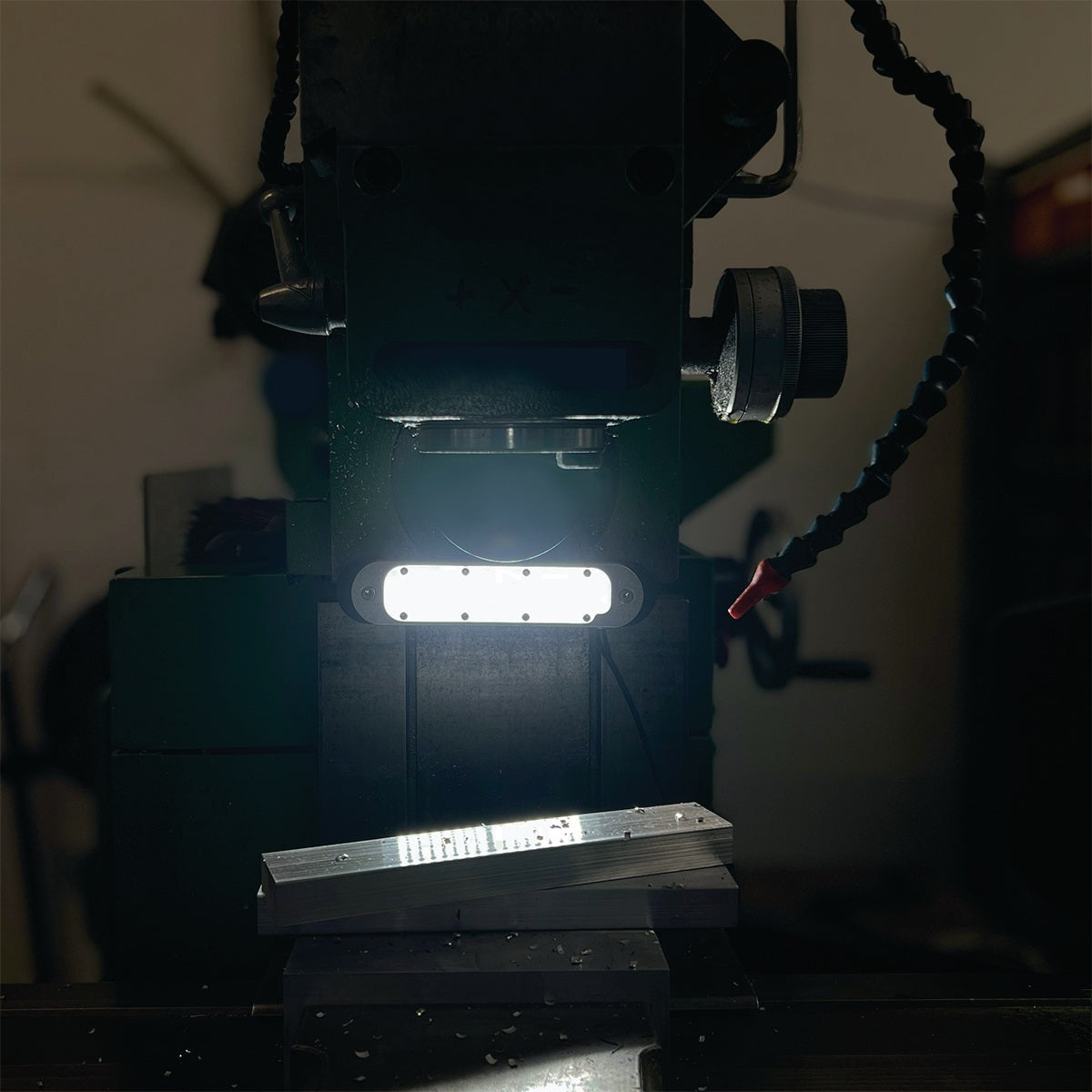 LED-Maschinenleuchte Lichtleiste S 6 W 600 lm von BAUER & BÖCKER – IP67, 24 V, Made in Germany