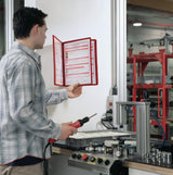 DURABLE Wandhalter 5 Sichttafeln rot mit Profilrahmen – Komplett-Set für Betriebsanweisungen